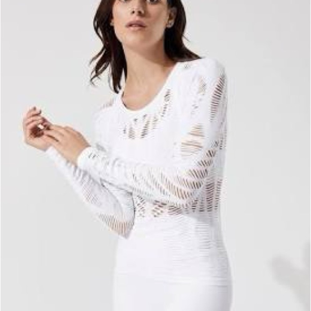 ALOyoga White Wanderer Long Sleeve Ripped Fitted Shirt size small